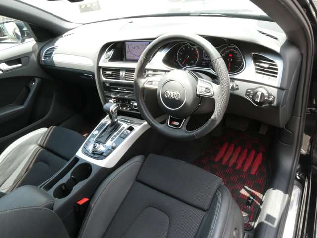 アウディ Ａ４　アバント ２．０ ＴＦＳＩ Ｓラインパッケージ H25年 (関東) 99