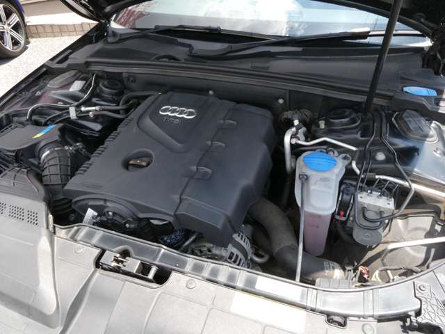 アウディ Ａ４　アバント ２．０ ＴＦＳＩ Ｓラインパッケージ H25年 (関東) 99