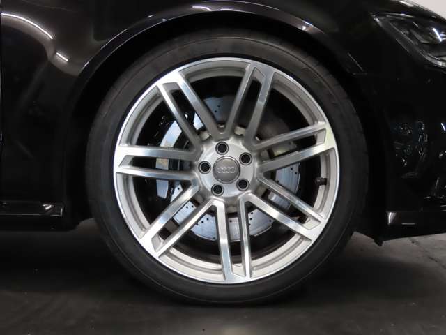 アウディ ＲＳ６　アバント ４．０ ４ＷＤ H26年 (関東) 99