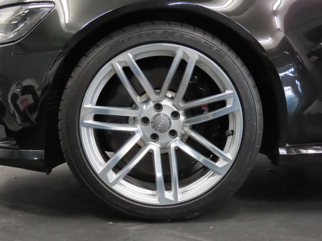 アウディ ＲＳ６　アバント ４．０ ４ＷＤ H26年 (関東) 99