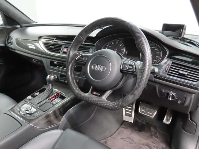 アウディ ＲＳ６　アバント ４．０ ４ＷＤ H26年 (関東) 99