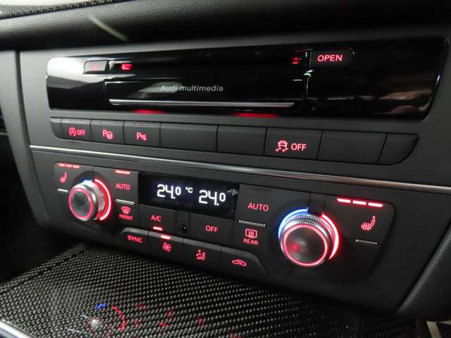 アウディ ＲＳ６　アバント ４．０ ４ＷＤ H26年 (関東) 99