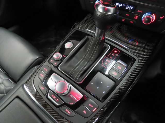 アウディ ＲＳ６　アバント ４．０ ４ＷＤ H26年 (関東) 99