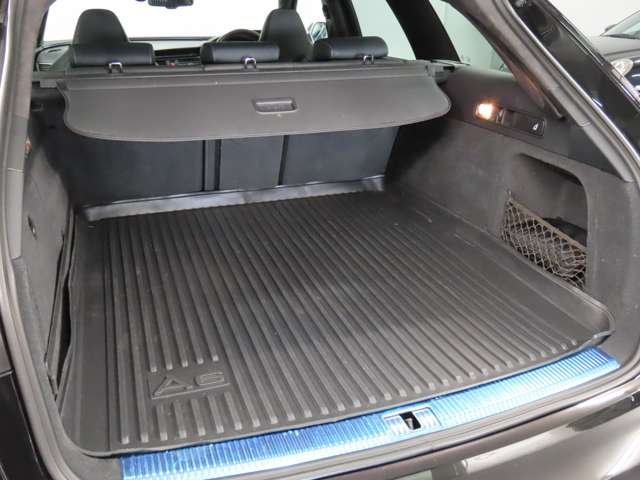 アウディ ＲＳ６　アバント ４．０ ４ＷＤ H26年 (関東) 99