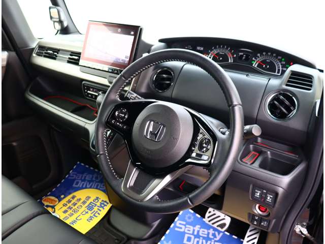 ホンダ Ｎ　ＢＯＸ カスタム ６６０ Ｌ ターボ スタイルプラス ブラック ４ＷＤ R5年 (関東) 99