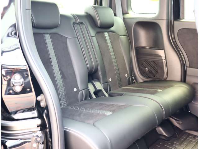 ホンダ Ｎ　ＢＯＸ カスタム ６６０ Ｌ ターボ スタイルプラス ブラック ４ＷＤ R5年 (関東) 99