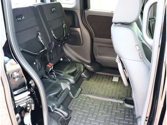 ホンダ Ｎ　ＢＯＸ カスタム ６６０ Ｌ ターボ スタイルプラス ブラック ４ＷＤ R5年 (関東) 99