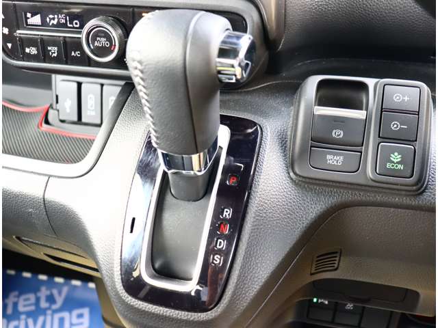 ホンダ Ｎ　ＢＯＸ カスタム ６６０ Ｌ ターボ スタイルプラス ブラック ４ＷＤ R5年 (関東) 99