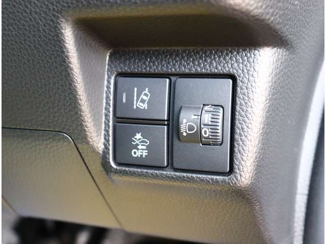 ホンダ Ｎ　ＢＯＸ カスタム ６６０ Ｌ ターボ スタイルプラス ブラック ４ＷＤ R5年 (関東) 99