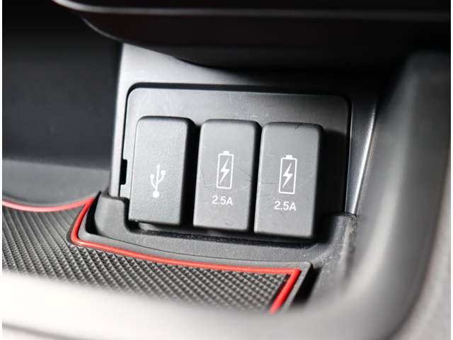 ホンダ Ｎ　ＢＯＸ カスタム ６６０ Ｌ ターボ スタイルプラス ブラック ４ＷＤ R5年 (関東) 99