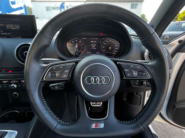 アウディ Ａ３　スポーツバック ４０ ＴＦＳＩ クワトロ スポーツ Ｓラインパッケージ ４ＷＤ R1年 (東北) 99