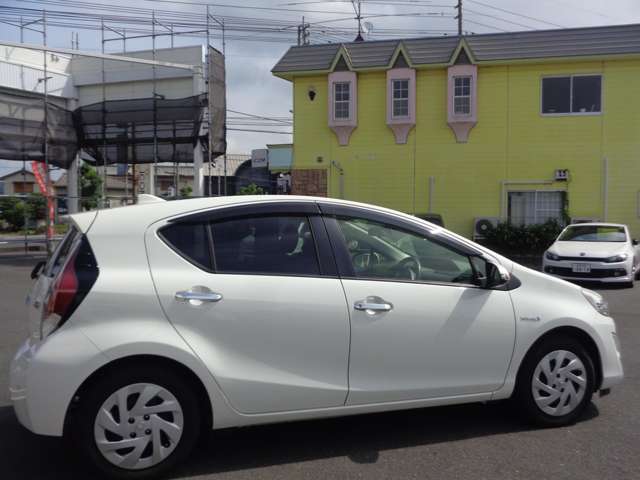 トヨタ アクア １．５ Ｓ スタイルブラック H29年 (中国) 99