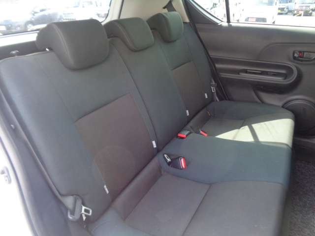 トヨタ アクア １．５ Ｓ スタイルブラック H29年 (中国) 99