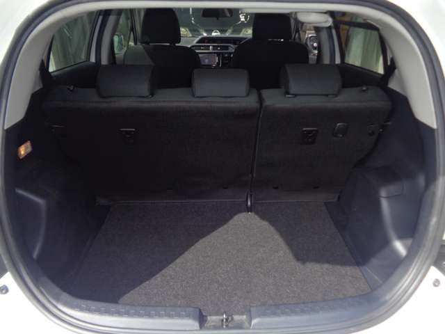 トヨタ アクア １．５ Ｓ スタイルブラック H29年 (中国) 99