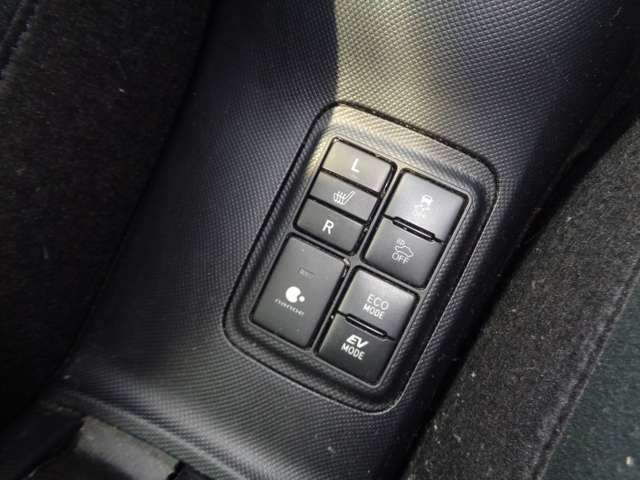 トヨタ アクア １．５ Ｓ スタイルブラック H29年 (中国) 99