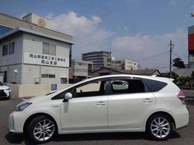 トヨタ プリウスΑ １．８ Ｓ ツーリングセレクション H29年 (中国) 99