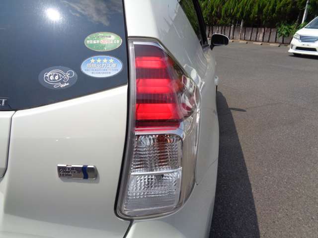 トヨタ プリウスΑ １．８ Ｓ ツーリングセレクション H29年 (中国) 99