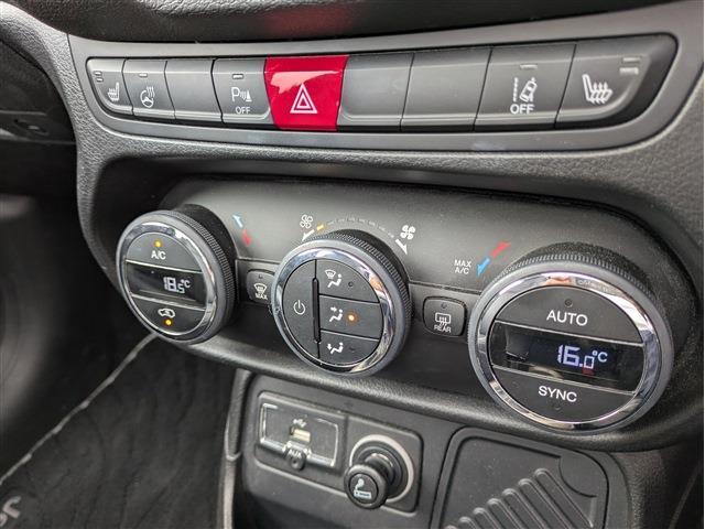 ジープ レネゲード リミテッド H28年 (東北) 99