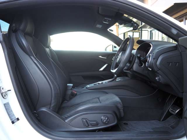 アウディ ＴＴ クーペ ４０ ＴＦＳＩ Ｓラインパッケージ R2年 (近畿) 99