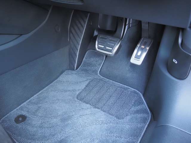 アウディ ＴＴ クーペ ４０ ＴＦＳＩ Ｓラインパッケージ R2年 (近畿) 99