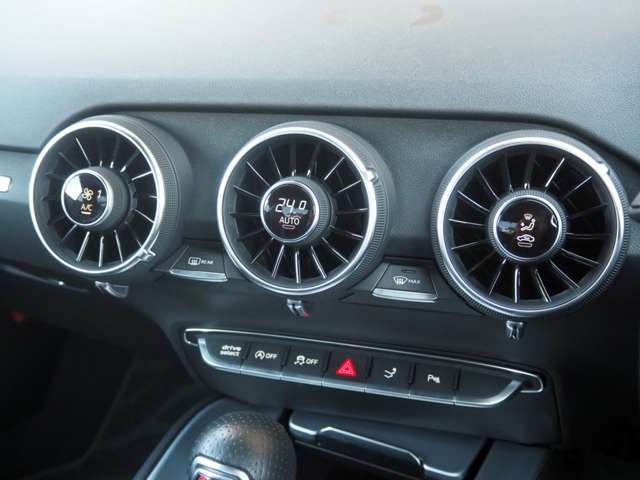 アウディ ＴＴ クーペ ４０ ＴＦＳＩ Ｓラインパッケージ R2年 (近畿) 99