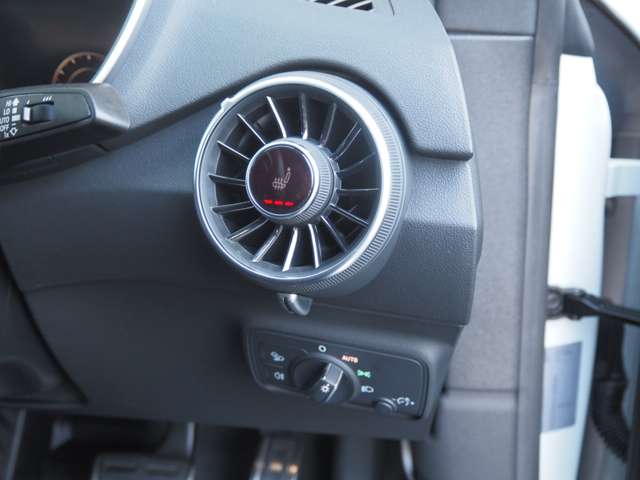 アウディ ＴＴ クーペ ４０ ＴＦＳＩ Ｓラインパッケージ R2年 (近畿) 99