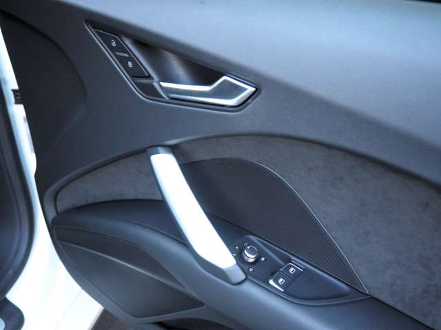 アウディ ＴＴ クーペ ４０ ＴＦＳＩ Ｓラインパッケージ R2年 (近畿) 99