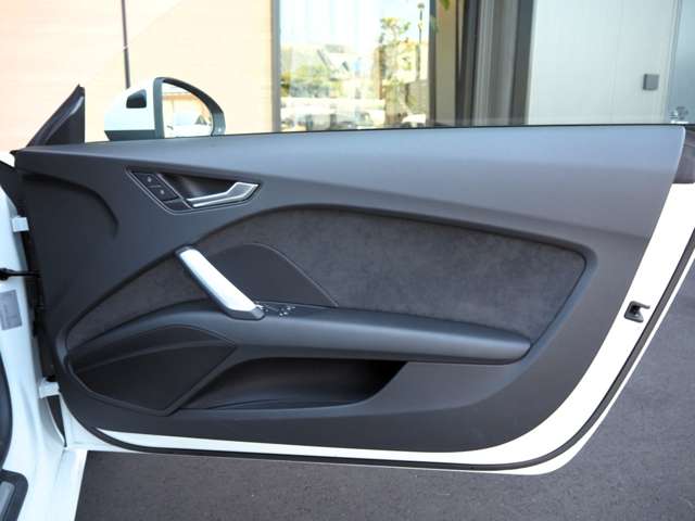 アウディ ＴＴ クーペ ４０ ＴＦＳＩ Ｓラインパッケージ R2年 (近畿) 99