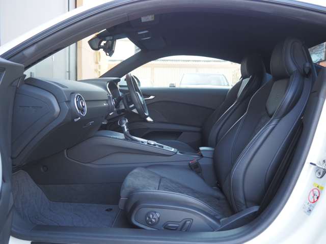 アウディ ＴＴ クーペ ４０ ＴＦＳＩ Ｓラインパッケージ R2年 (近畿) 99