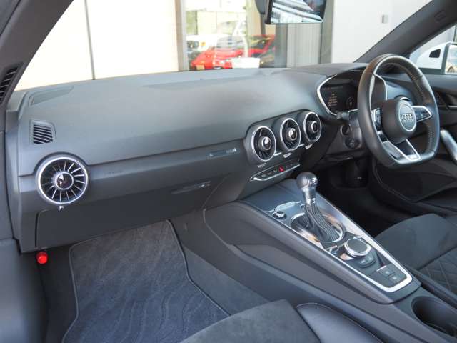 アウディ ＴＴ クーペ ４０ ＴＦＳＩ Ｓラインパッケージ R2年 (近畿) 99