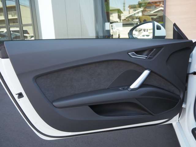 アウディ ＴＴ クーペ ４０ ＴＦＳＩ Ｓラインパッケージ R2年 (近畿) 99