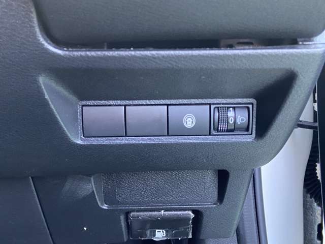 日産 ノート １．２ Ｘ R4年 (九州・沖縄) 99