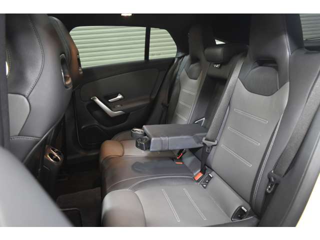 メルセデスベンツ ＣＬＡシューティングブレーク ＣＬＡ２００Ｄ ＡＭＧライン ディーゼルターボ R4年 (関東) 99