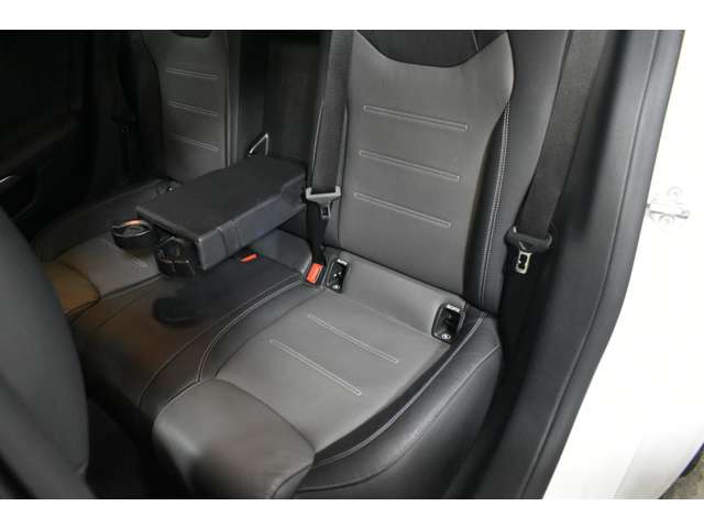 メルセデスベンツ ＣＬＡシューティングブレーク ＣＬＡ２００Ｄ ＡＭＧライン ディーゼルターボ R4年 (関東) 99