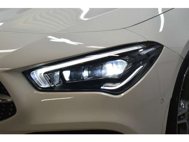 メルセデスベンツ ＣＬＡシューティングブレーク ＣＬＡ２００Ｄ ＡＭＧライン ディーゼルターボ R4年 (関東) 99