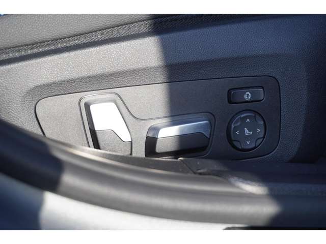 ＢＭＷ ３シリーズ ３２０Ｄ Ｘドライブ Ｍスポーツ ディーゼルターボ ４ＷＤ R5年 (近畿) 99