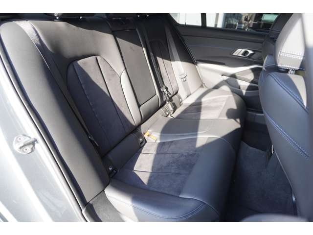 ＢＭＷ ３シリーズ ３２０Ｄ Ｘドライブ Ｍスポーツ ディーゼルターボ ４ＷＤ R5年 (近畿) 99