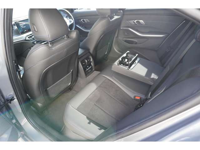 ＢＭＷ ３シリーズ ３２０Ｄ Ｘドライブ Ｍスポーツ ディーゼルターボ ４ＷＤ R5年 (近畿) 99