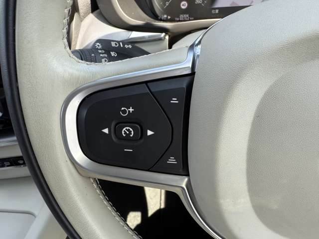 ボルボ ＸＣ６０ Ｄ４ ＡＷＤ モメンタム ディーゼルターボ ４ＷＤ H30年 (東北) 99