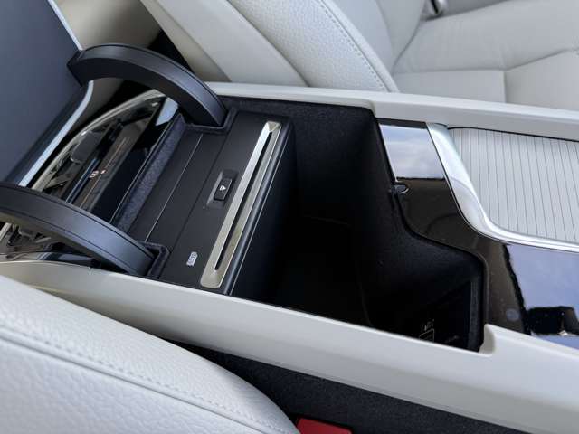 ボルボ ＸＣ６０ Ｄ４ ＡＷＤ モメンタム ディーゼルターボ ４ＷＤ H30年 (東北) 99