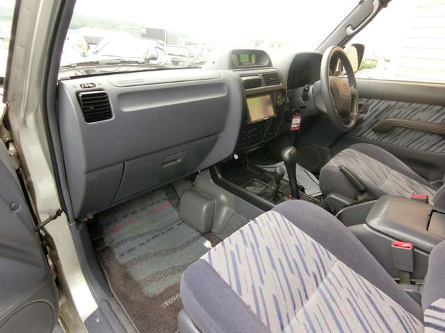 トヨタ ランドクルーザープラド ３．０ ＴＸ ディーゼルターボ ４ＷＤ H11年 (中国) 99