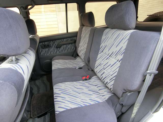 トヨタ ランドクルーザープラド ３．０ ＴＸ ディーゼルターボ ４ＷＤ H11年 (中国) 99