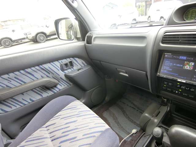 トヨタ ランドクルーザープラド ３．０ ＴＸ ディーゼルターボ ４ＷＤ H11年 (中国) 99