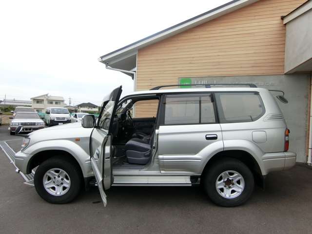 トヨタ ランドクルーザープラド ３．０ ＴＸ ディーゼルターボ ４ＷＤ H11年 (中国) 99