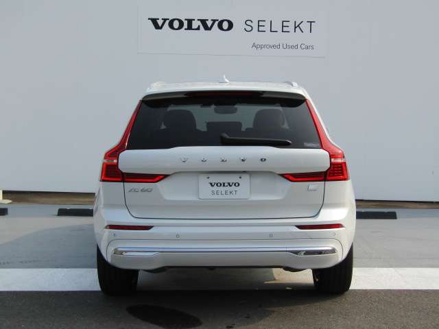 ボルボ ＸＣ６０ リチャージ アルティメット Ｔ６ ＡＷＤ プラグイン ハイブリッド ４ＷＤ R4年 (四国) 99