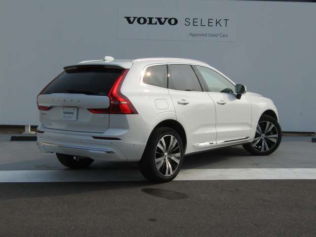 ボルボ ＸＣ６０ リチャージ アルティメット Ｔ６ ＡＷＤ プラグイン ハイブリッド ４ＷＤ R4年 (四国) 99