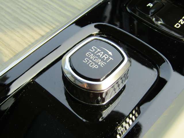 ボルボ ＸＣ６０ リチャージ アルティメット Ｔ６ ＡＷＤ プラグイン ハイブリッド ４ＷＤ R4年 (四国) 99