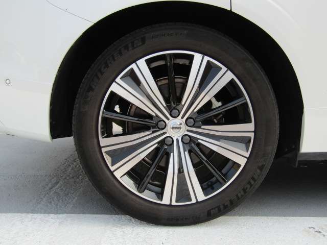 ボルボ ＸＣ６０ リチャージ アルティメット Ｔ６ ＡＷＤ プラグイン ハイブリッド ４ＷＤ R4年 (四国) 99