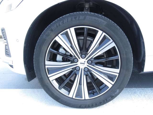ボルボ ＸＣ６０ リチャージ アルティメット Ｔ６ ＡＷＤ プラグイン ハイブリッド ４ＷＤ R4年 (四国) 99