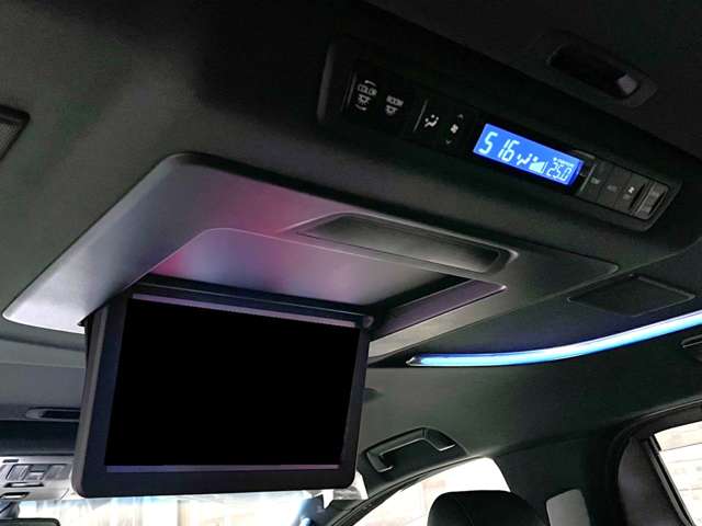 トヨタ ヴェルファイア　ハイブリッド ハイブリッド ２．５ エグゼクティブ ラウンジ Ｅ－ＦＯＵＲ ４ＷＤ H27年 (関東) 99